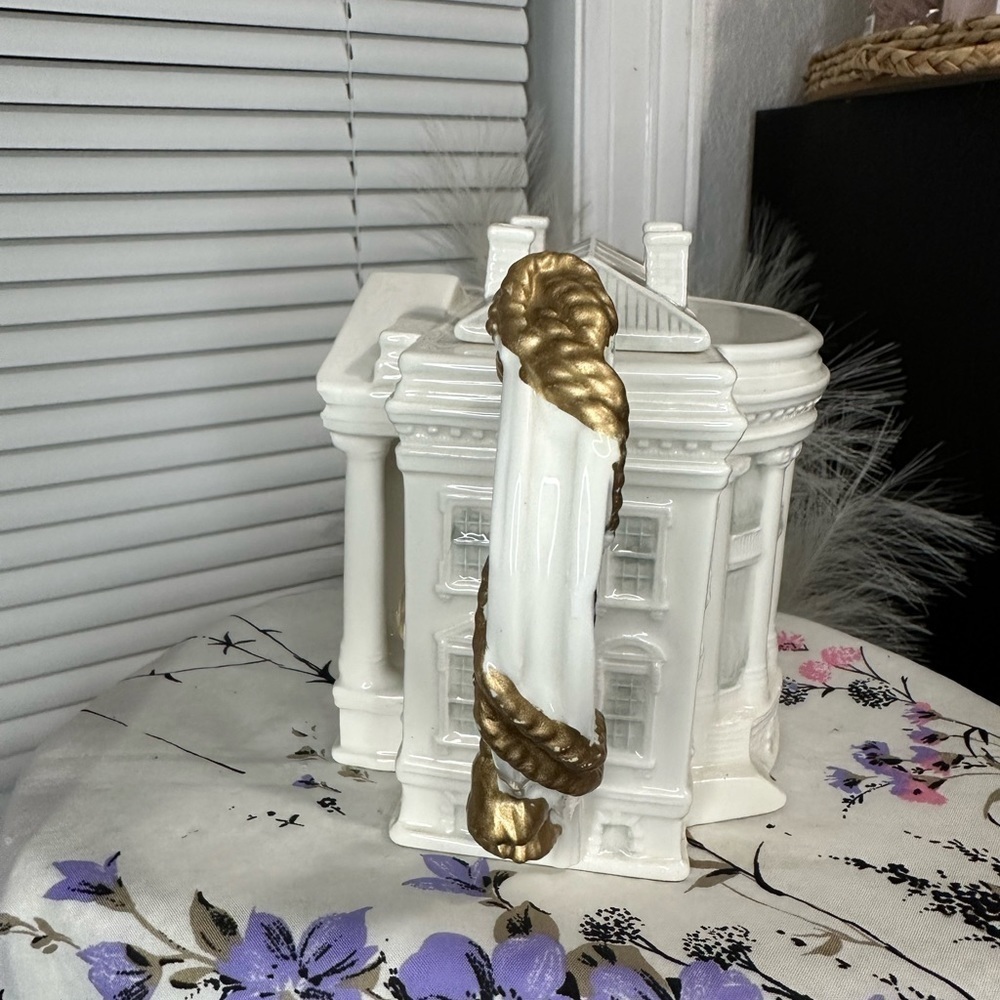 The White House Teapot - Picture 5 of 10